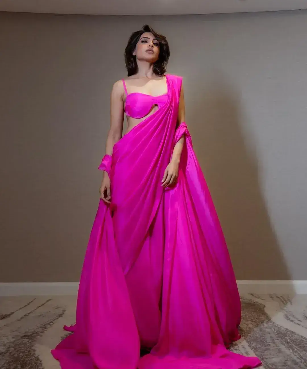 South Indian Heroine Samantha in Pink Saree